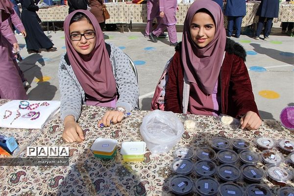 برگزاری جشنواره و بازارچه خلاقیت و هنرهای دستی دانش آموزان یزد