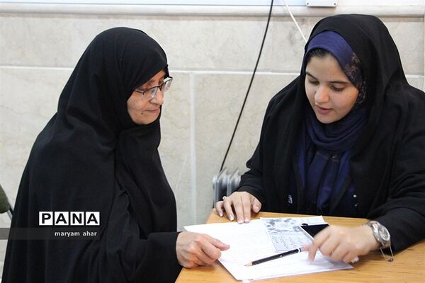 برگزاری جشنواره و بازارچه خلاقیت و هنرهای دستی دانش آموزان یزد