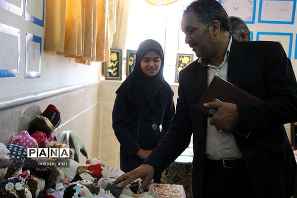 برگزاری جشنواره و بازارچه خلاقیت و هنرهای دستی دانش آموزان یزد