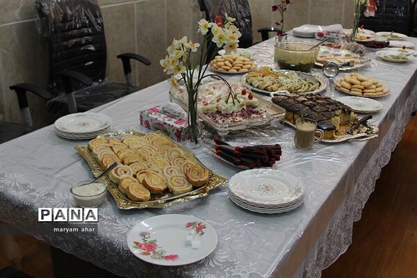 برگزاری جشنواره و بازارچه خلاقیت و هنرهای دستی دانش آموزان یزد