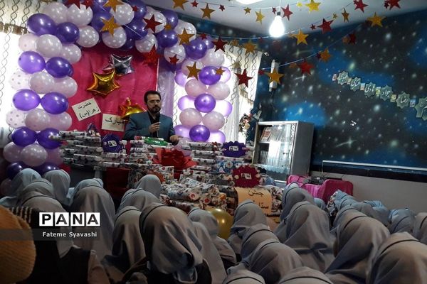 برگزاری مراسم جشن تکلیف 300 دانش‌آموز مدارس دخترانه منطقه خزل شهرستان نهاوند