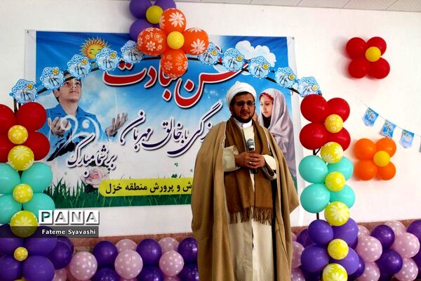 برگزاری مراسم جشن تکلیف 300 دانش‌آموز مدارس دخترانه منطقه خزل شهرستان نهاوند