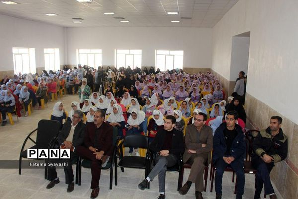 برگزاری مراسم جشن تکلیف 300 دانش‌آموز مدارس دخترانه منطقه خزل شهرستان نهاوند