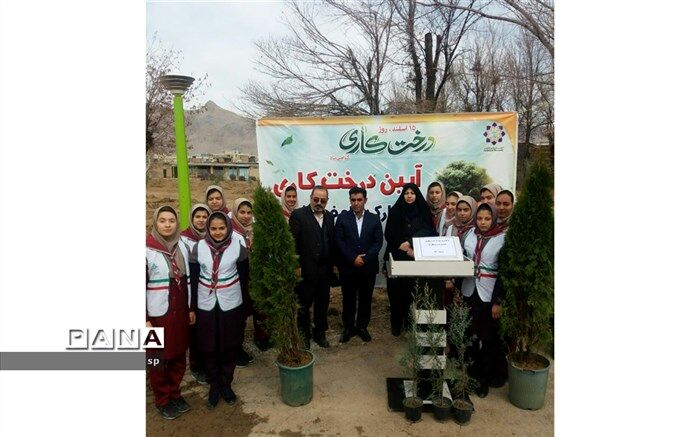 رسم دیرینه درختکاری همچنان پا بر جا است ۰۰۰