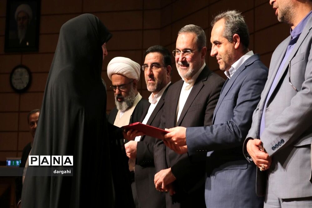 تقدیر از برترین‌های قرآنی استان قم با حضور وزیر آموزش و پرورش