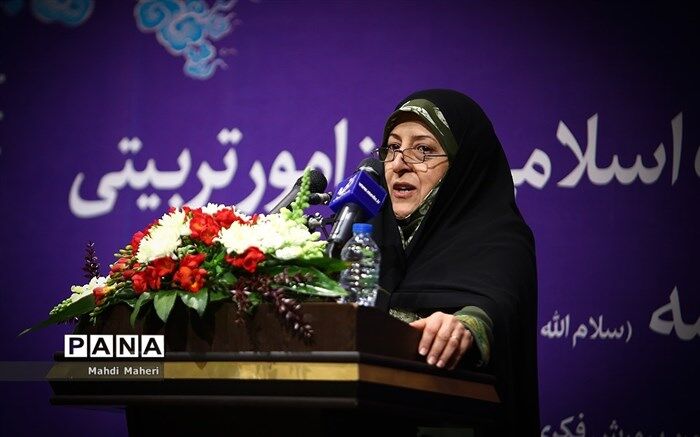 معصومه ابتکار: آمار بازماندگی از تحصیل دختران از ۳۸ درصد در ۴ دهه اخیر به ۳ درصد رسیده است