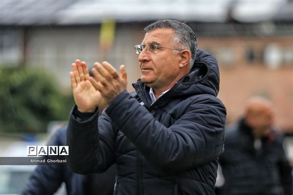 دیدار تیم‌های نساجی و پرسپولیس