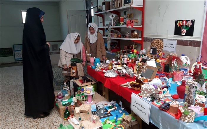 برپایی نمایشگاه کاردستی ازوسایل قابل بازیافت در شهرقدس