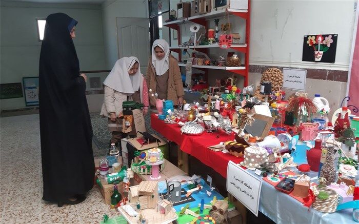 برپایی نمایشگاه کاردستی ازوسایل قابل بازیافت در شهرقدس