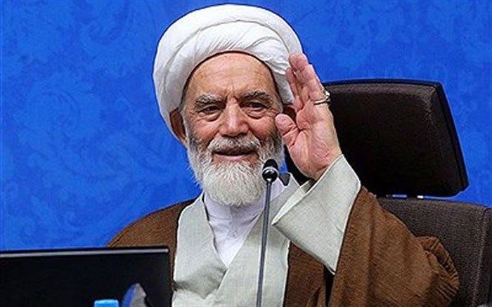 هر روز که همدان باشم بر خود واجب ‌می‌دانم که در نماز جمعه حضور پیدا کنم