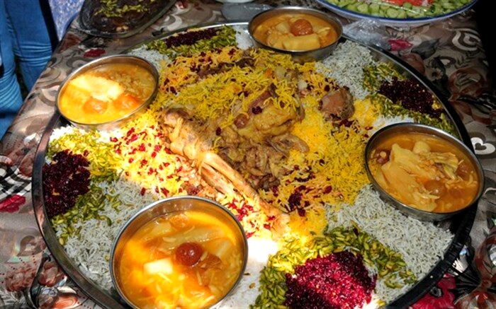 برگزاری جشنواره غذا و بازارچه خیریه در مدرسه دخترانه رشد