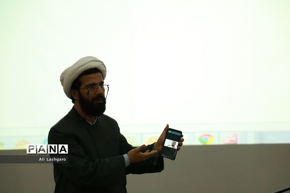 نشست تبیین بیانیه گام دوم انقلاب