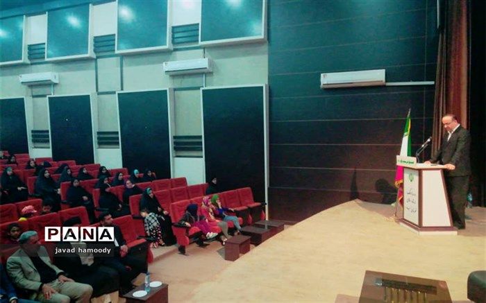 برگزاری همایش تهاجم فرهنگی باشرکت اولیاءدانش آموزان درشهرستان حمیدیه