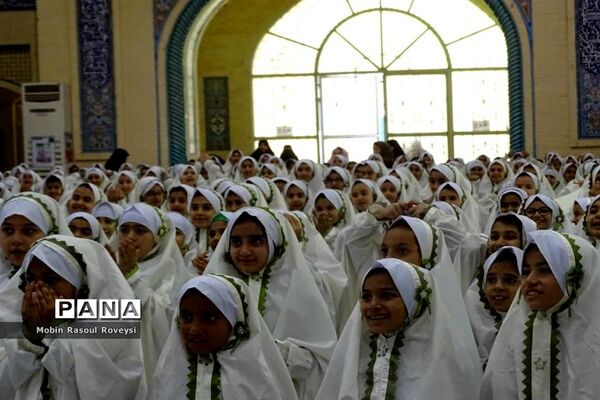 جشن تکلیف ۱۳۰۰ دانش‌آموز دختر در آبادان