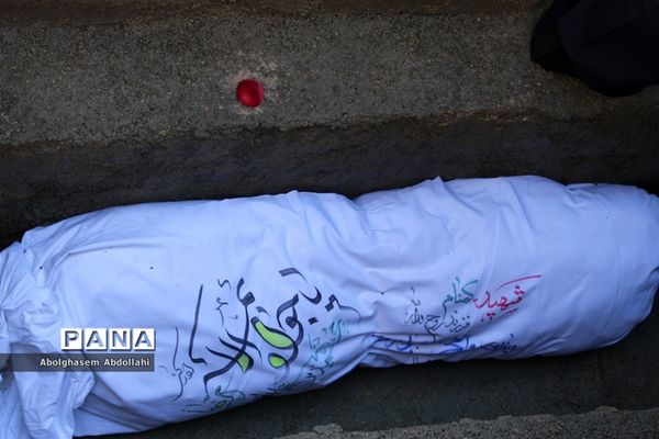 تشییع پیکر سه شهید گمنام در بوشهر-1