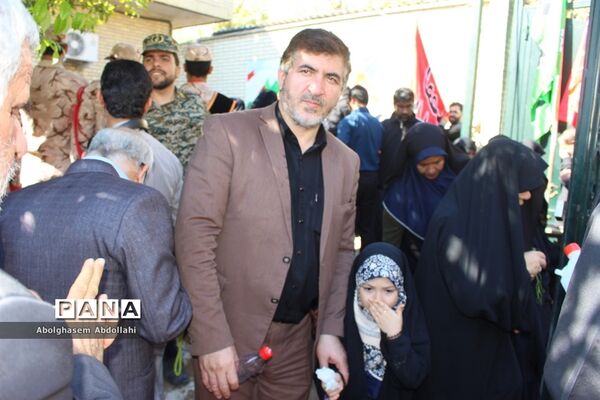 تشییع پیکر سه شهید گمنام در بوشهر-1