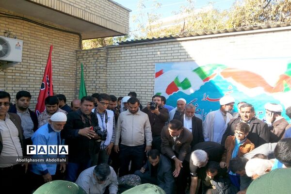 تشییع پیکر سه شهید گمنام در بوشهر-2