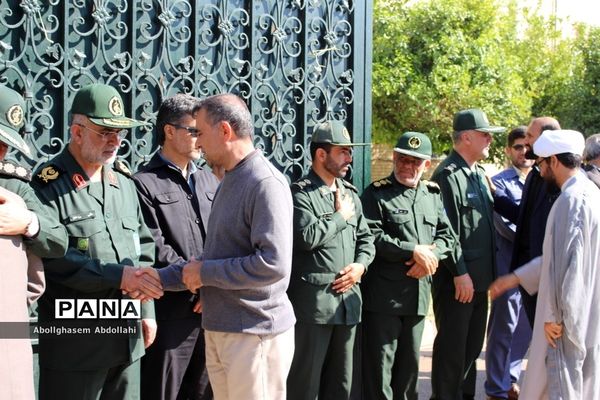 تشییع پیکر سه شهید گمنام در بوشهر-2