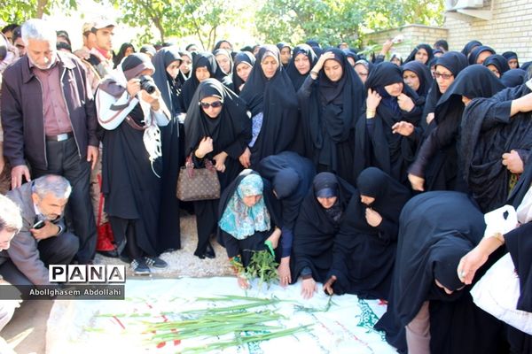 تشییع پیکر سه شهید گمنام در بوشهر-2