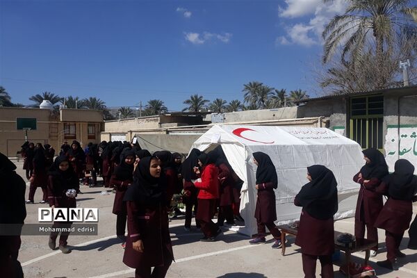 برپایی بازارچه فن‌آوری و کارآفرینی دانش‌آموزی در خِشت