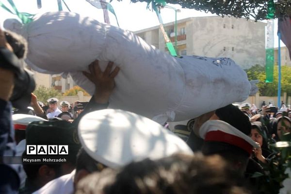 تشییع پیکر پاک  و مطهره شهید گمنام در پایگاه دوم دریایی  بوشهر