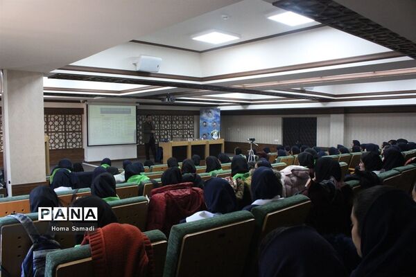 بازدید دانش‌آموزان تبریزی از شعب تامین اجتماعی