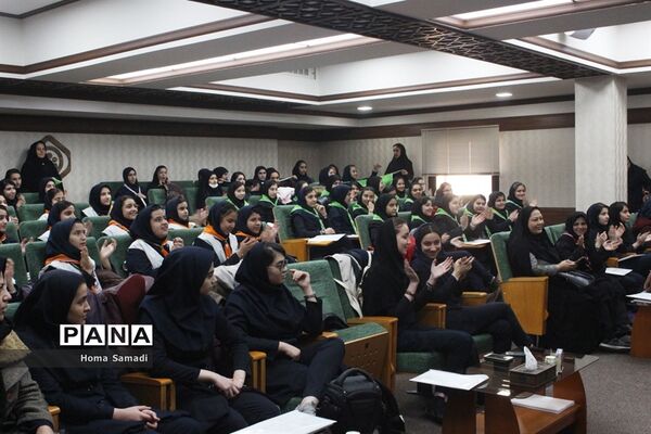 بازدید دانش‌آموزان تبریزی از شعب تامین اجتماعی