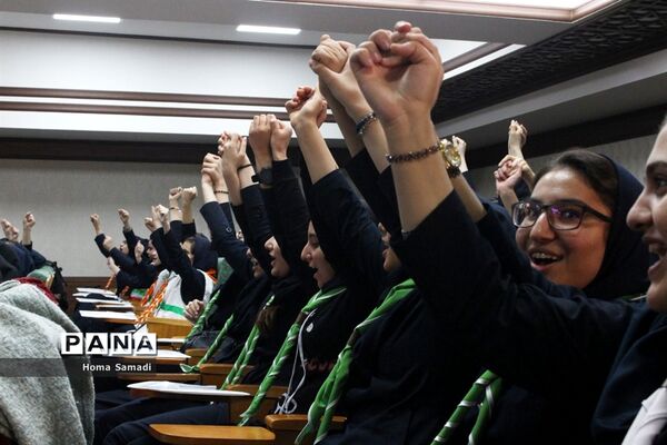 بازدید دانش‌آموزان تبریزی از شعب تامین اجتماعی