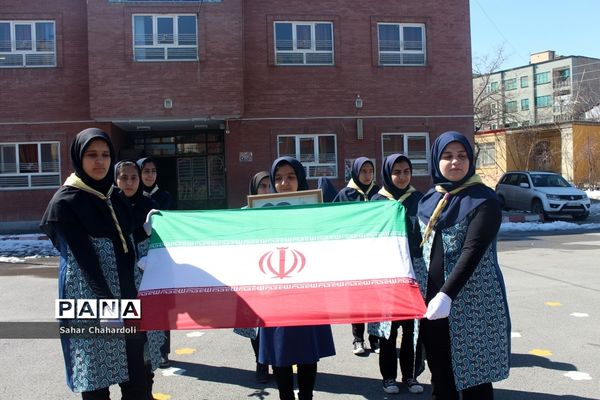 مراسم جشن تولد زمین در مدرسه فرزانگان 2 همدان