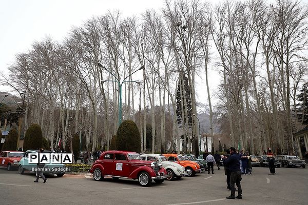 نمایش ماشین‌های تاریخی در کاخ سعد آباد