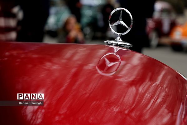 نمایش ماشین‌های تاریخی در کاخ سعد آباد