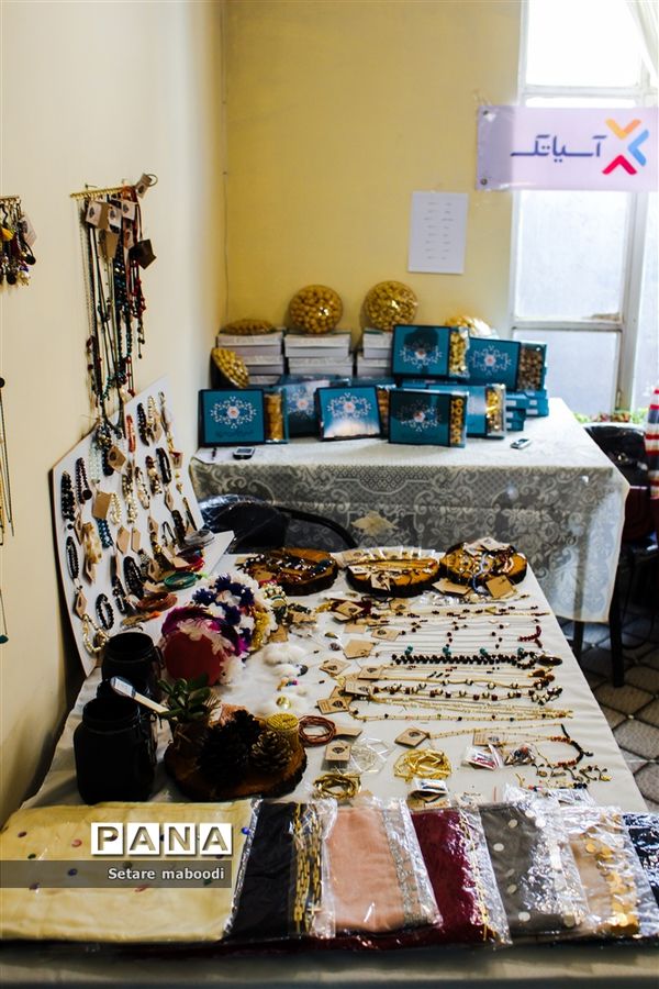 بازارچه خیریه موسسه خیریه دستان سبز همدلان الوند