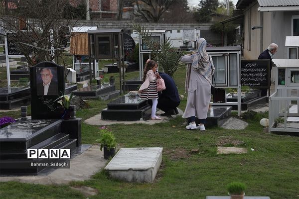 ردپای نوروز در آرامستان
