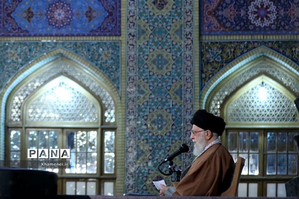حضور رهبر معظم انقلاب در اجتماع زائران و مجاوران حرم مطهر رضوی