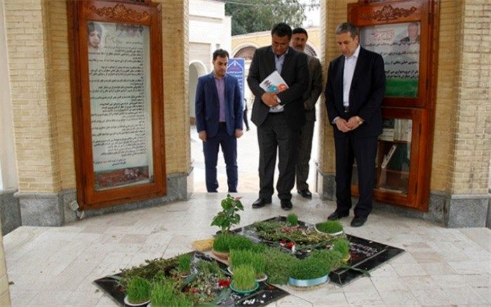 استاندار بوشهر با ادای احترام به شهدای والامقام سال جدید را آغاز کرد