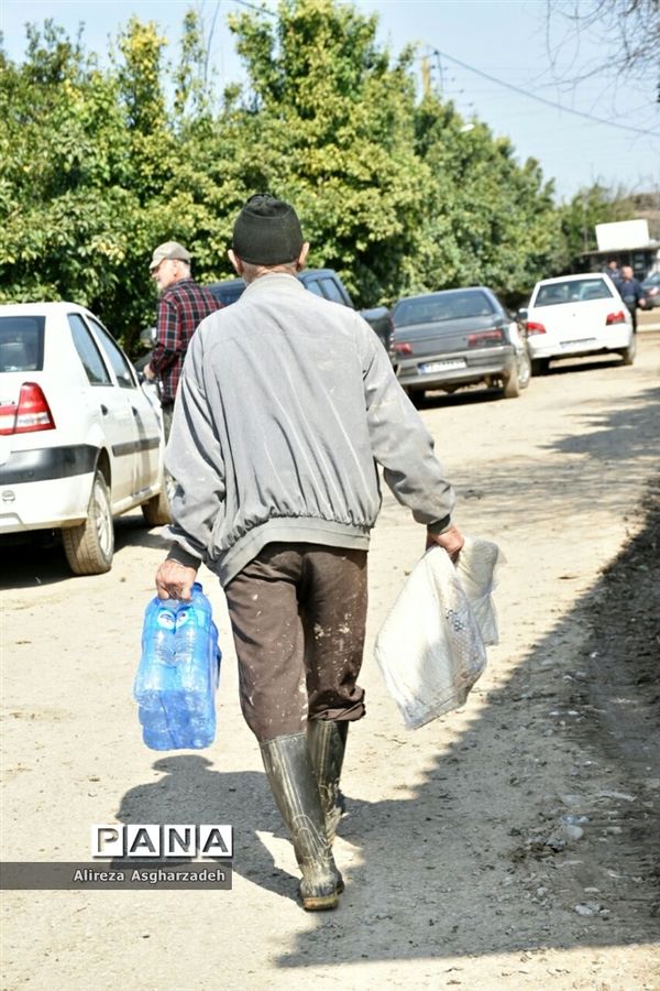 وضعیت مردم سیل‌زده در روستاهای دستنکلاه و تالارپشت سیمرغ