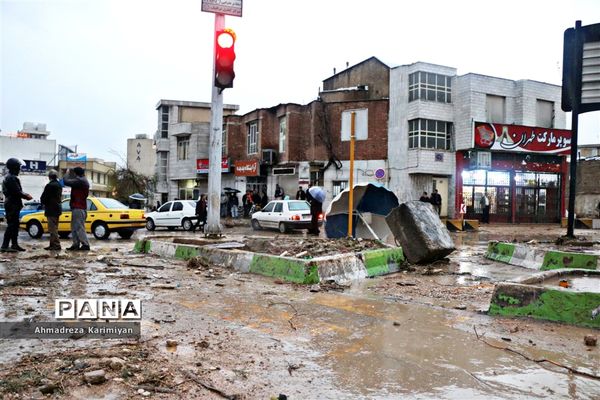 جاری شدن سیل و امدادرسانی در شیراز