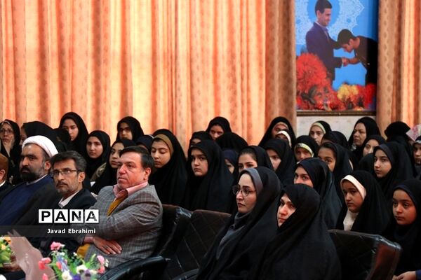 پایان مرحله اول سی و هفتمین دوره مسابقات قرآن عترت و نماز دانش‌آموزان دختر خراسان رضوی