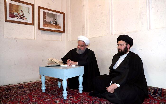 روحانی در دفتر یادبود بیت امام چه نوشت