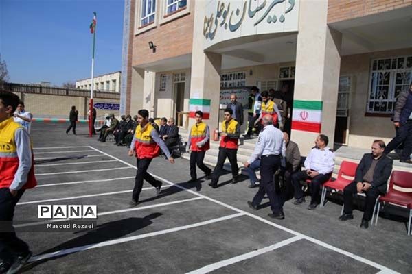 برگزاری مانور پیشگیری از حوادث چهارشنبه آخر سال در مدارس  میانه