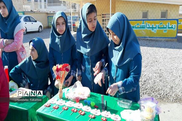 برگزاری جشنواره غذا جهت حمایت از نیازمندان در مدرسه دخترانه شاهد 2 ملایر