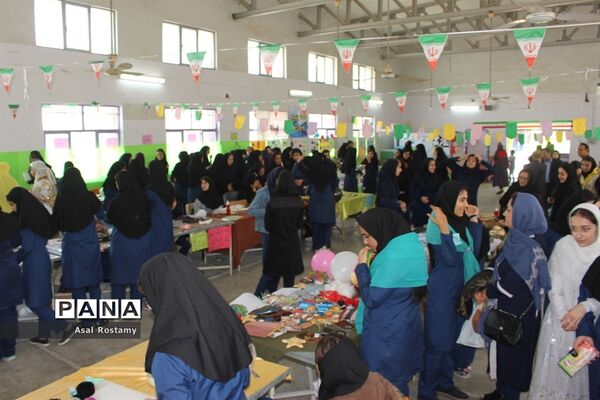 نمایشگاه فن بازار کار و فناوری و دست سازه‌های دانش‌آموزان در بوشهر