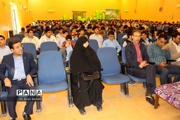 تجلیل از دانش‌آموزان برتر علمی و فرهنگی در بوشهر