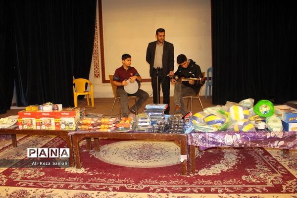 تجلیل از دانش‌آموزان برتر علمی و فرهنگی در بوشهر