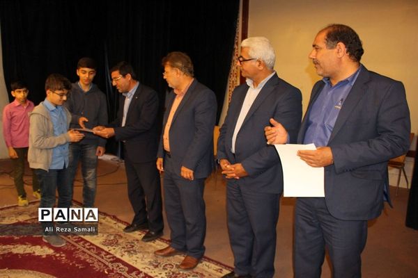 تجلیل از دانش‌آموزان برتر علمی و فرهنگی در بوشهر