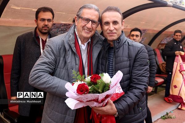 دیدار دو تیم تراکتورسازی تبریز و پدیده مشهد