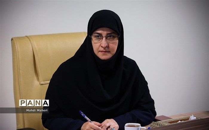 حکیم‌زاده: شاهد تحت‌الشعاع قرار گرفتن تربیت از سوی رسانه ملی با تبلیغات بی‌رویه موسسات هستیم