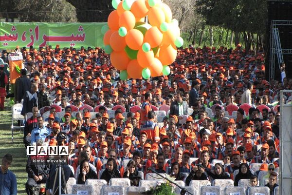 تجلیل از نارنجی پوشان و سفیران پاکیزگی در شیراز