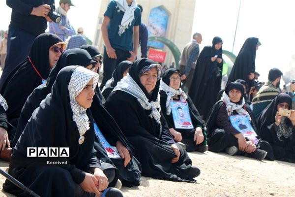 حضور خانواده‌های شهدا در شلمچه و نهر خین