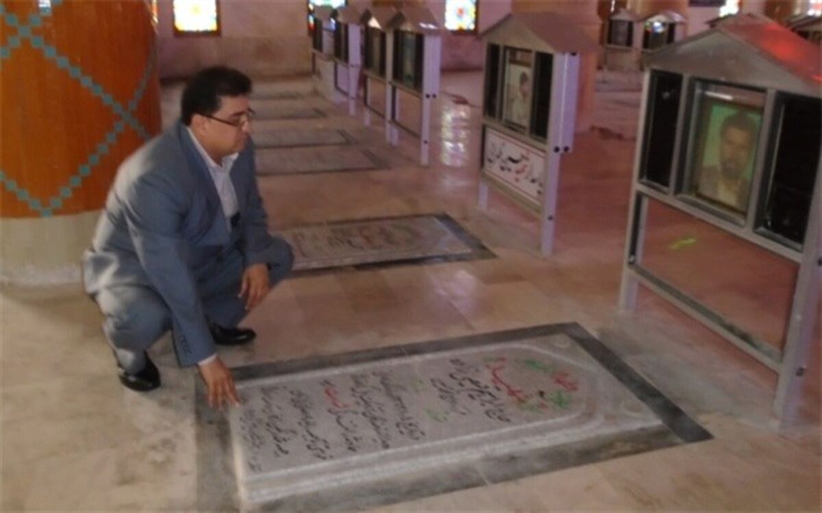 کاشت چند نهال درختی به یادبود نام شهدا سوادآموزی آموزش و پرورش استان بوشهر